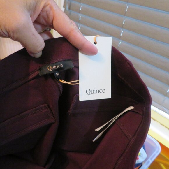 Quince Women`s Maroon Pants mild stretch size M New w/ tag - Picture 3 of 3